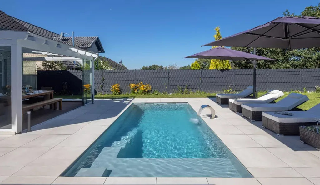 Leisurepools Precision högvattenlinje 3,2×5,1-8,1 m, 1,5 m djup