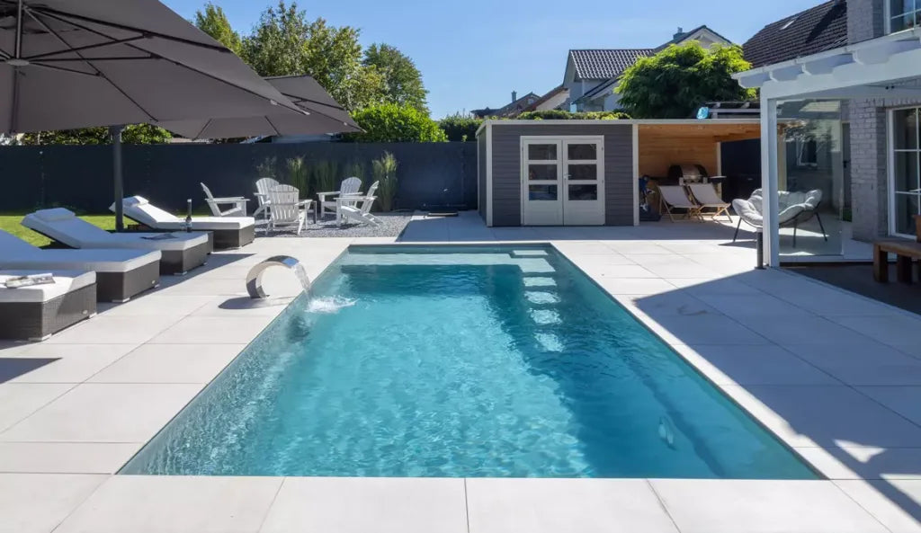 Leisurepools Precision högvattenlinje 3,2×5,1-8,1 m, 1,5 m djup