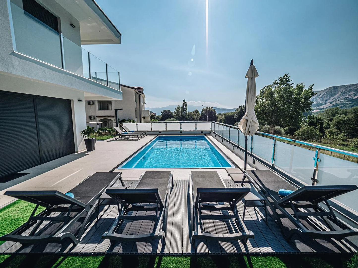 Glasfiberpool Aruba 700 7,20m x 3,70m x 1,50m