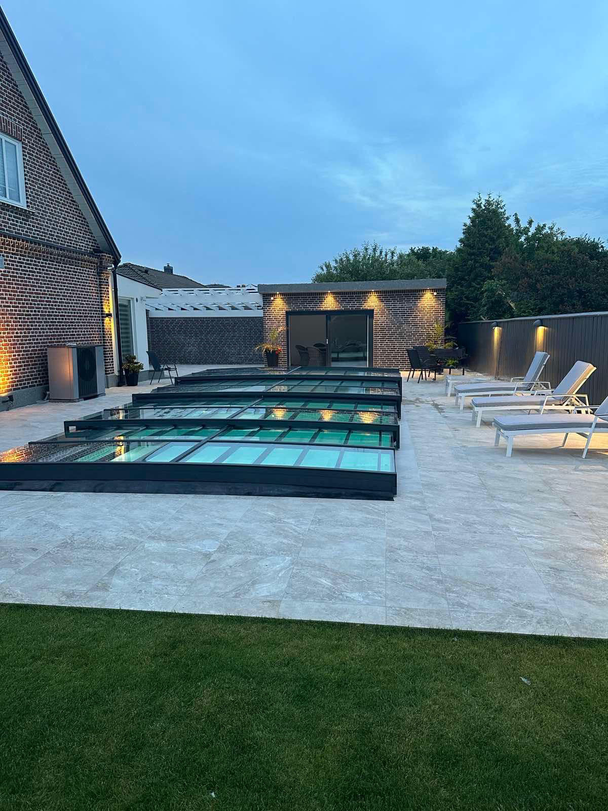 Pooloverdækning ICON KIT S1 3×6 (klart glas, sidedør, enkelt skinne, antracit)