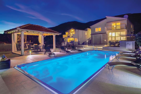 Glasfiberpool Jamaica 11,25m x 3,75m x 1,50m