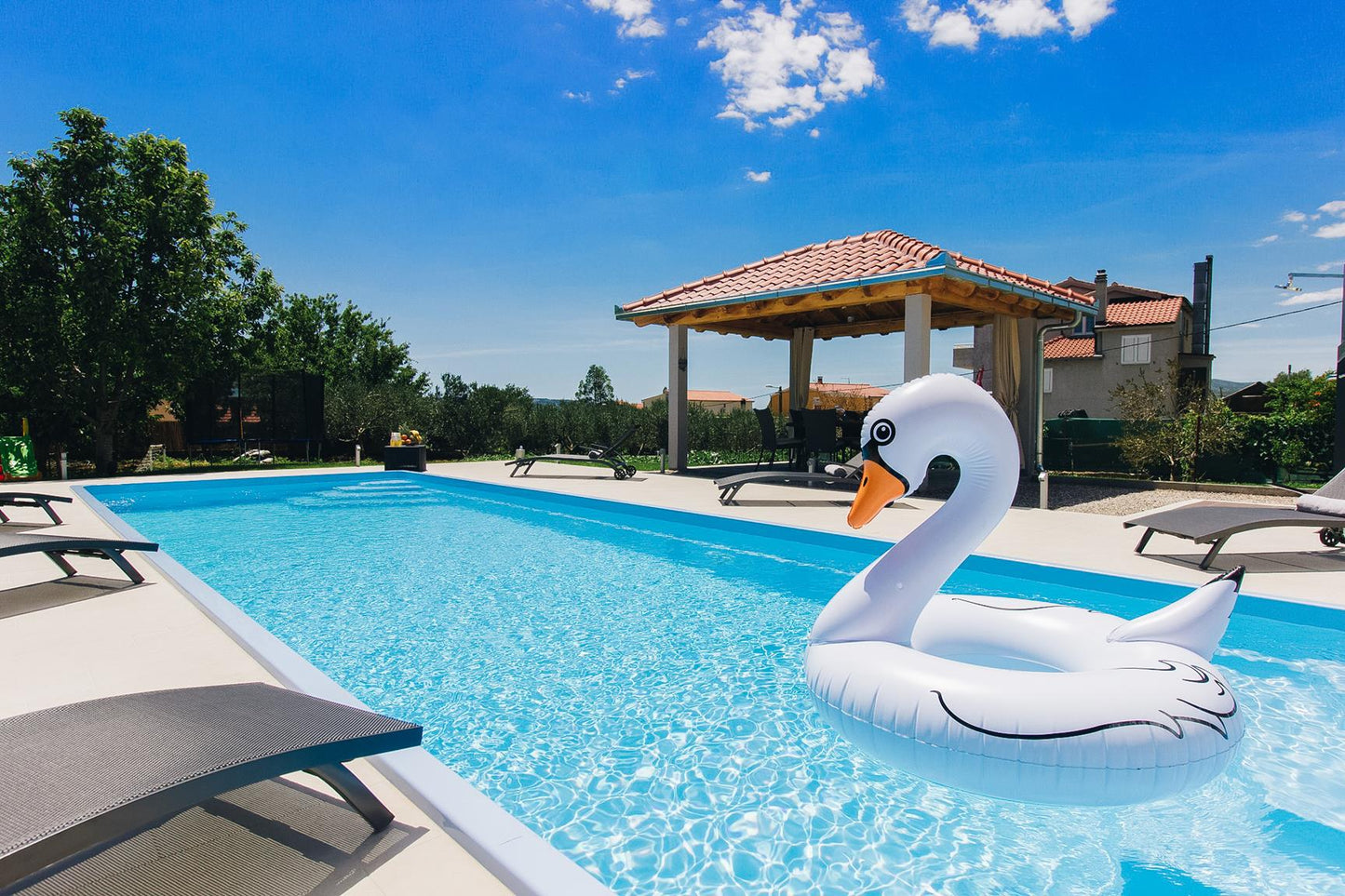 Glasfiberpool Jamaica 11,25m x 3,75m x 1,50m